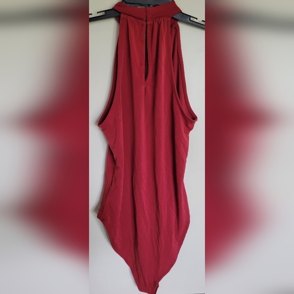 Forever 21 Women's Burgundy Red Sleeveless High Neck Bodysuit Size Small - Picture 3 of 7